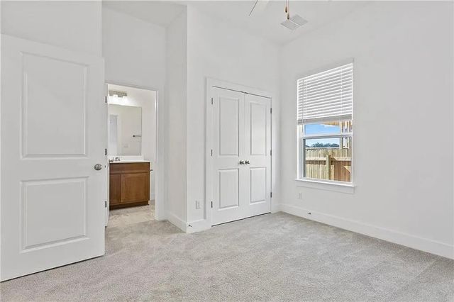 135 Horseshoe CV, Kyle, TX 78640