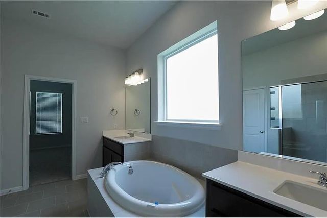 135 Horseshoe CV, Kyle, TX 78640