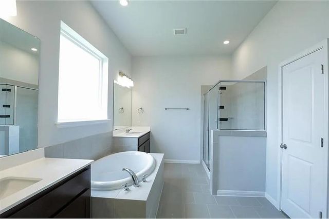 135 Horseshoe CV, Kyle, TX 78640
