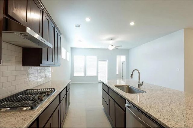 135 Horseshoe CV, Kyle, TX 78640