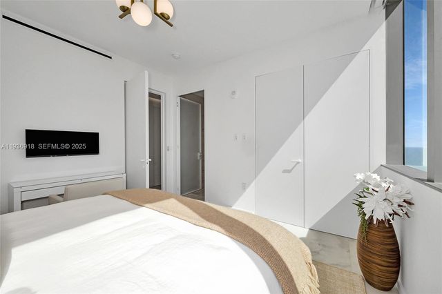 2000 S Ocean Dr 30B, Hallandale Beach, FL 33009