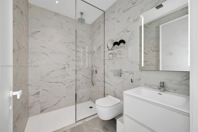 2000 S Ocean Dr 30B, Hallandale Beach, FL 33009