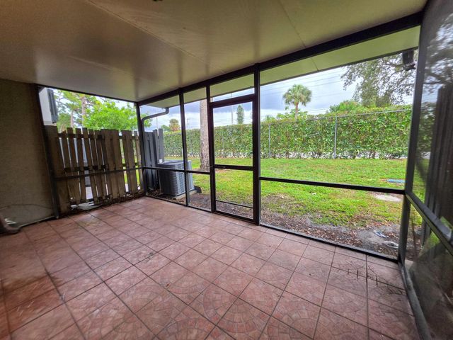 902 Riverside Drive, Greenacres, FL 33463