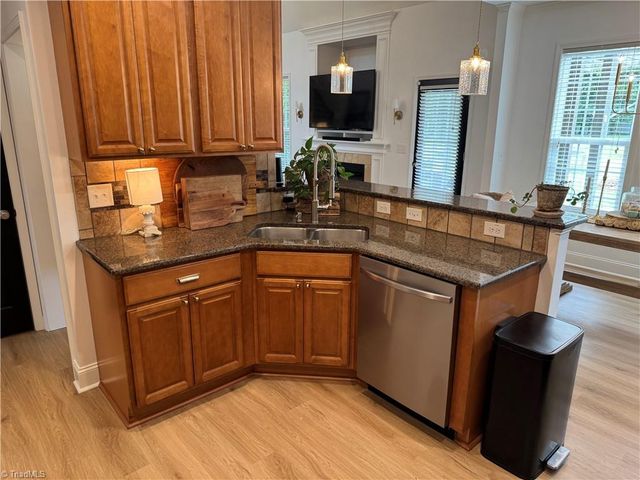 254 Raspberry Ridge Drive, Clemmons, NC 27012