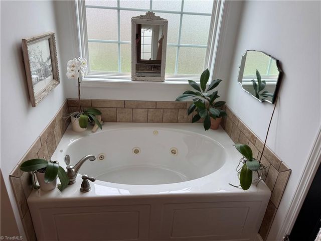 254 Raspberry Ridge Drive, Clemmons, NC 27012