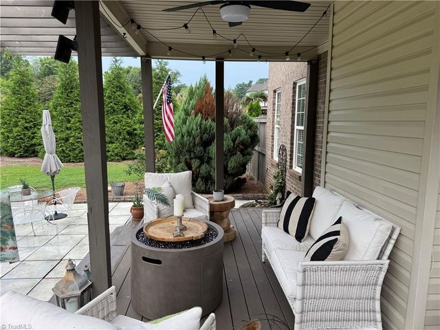 254 Raspberry Ridge Drive, Clemmons, NC 27012