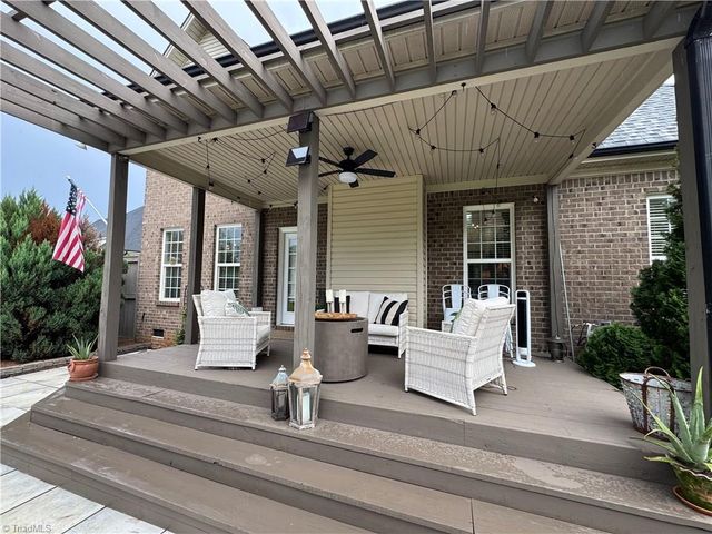 254 Raspberry Ridge Drive, Clemmons, NC 27012