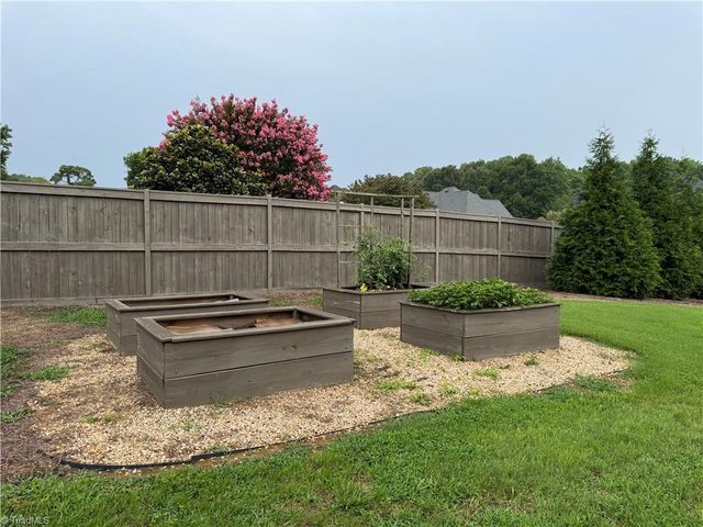254 Raspberry Ridge Drive, Clemmons, NC 27012