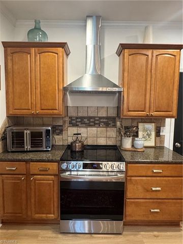 254 Raspberry Ridge Drive, Clemmons, NC 27012