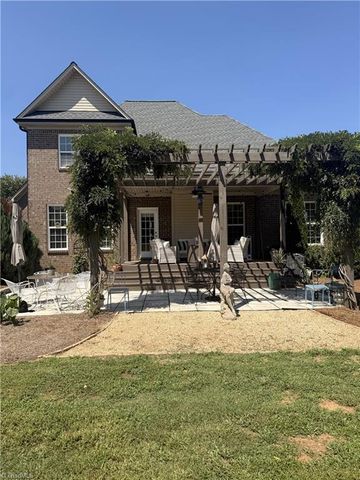 254 Raspberry Ridge Drive, Clemmons, NC 27012