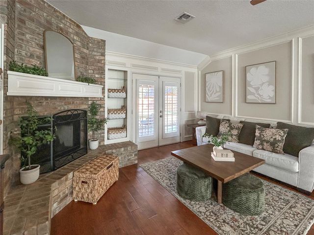 51 Orchid Court, Lake Jackson, TX 77566