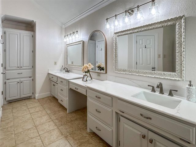 51 Orchid Court, Lake Jackson, TX 77566