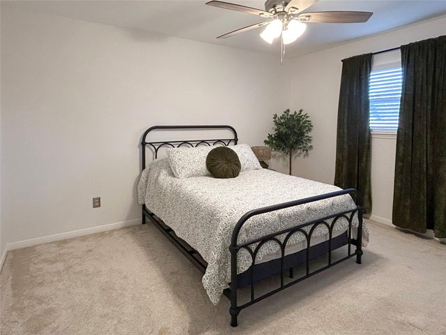 51 Orchid Court, Lake Jackson, TX 77566