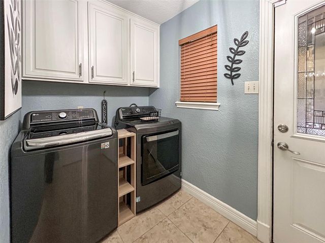 51 Orchid Court, Lake Jackson, TX 77566