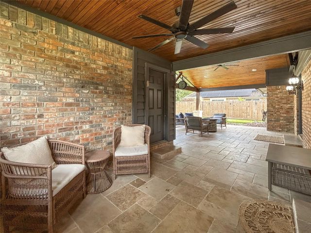 51 Orchid Court, Lake Jackson, TX 77566