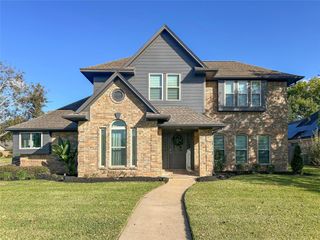 51 Orchid Court, Lake Jackson, TX 77566