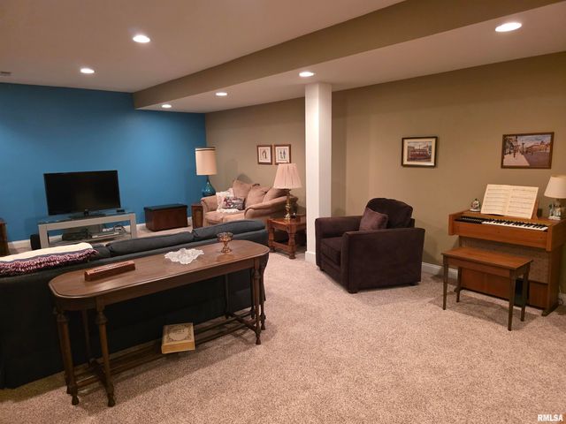 111 MIROMAR Lane, Washington, IL 61571