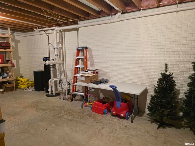 111 MIROMAR Lane, Washington, IL 61571