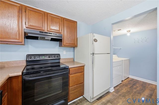 9707 Candace Ct, Glen Allen, VA 23060