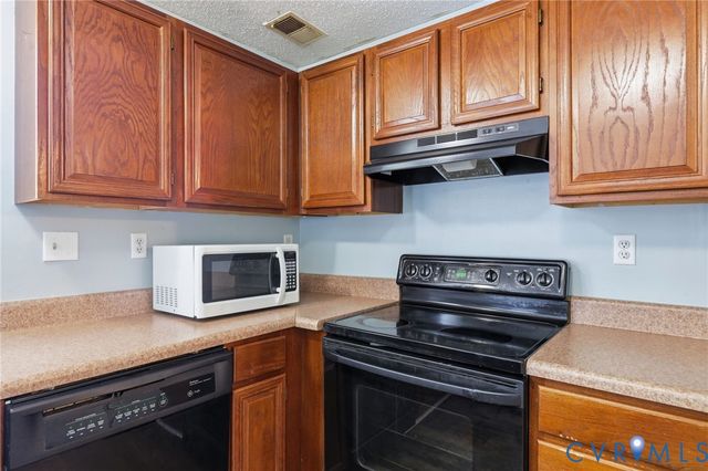 9707 Candace Ct, Glen Allen, VA 23060