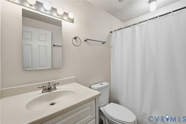 9707 Candace Ct, Glen Allen, VA 23060