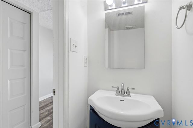 9707 Candace Ct, Glen Allen, VA 23060