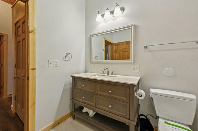 8 Hunters Creek Drive, Huntsville, TX 77340