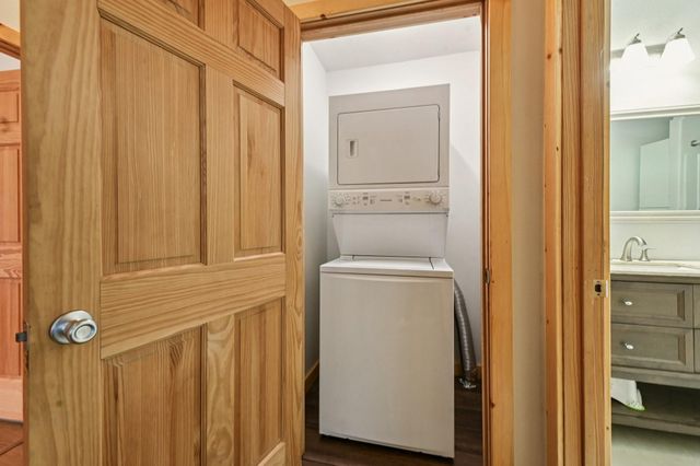 8 Hunters Creek Drive, Huntsville, TX 77340