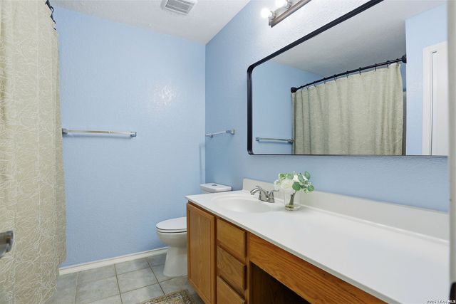 215 Adelaide Oaks, San Antonio, TX 78249