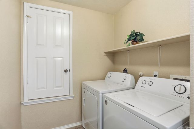 215 Adelaide Oaks, San Antonio, TX 78249