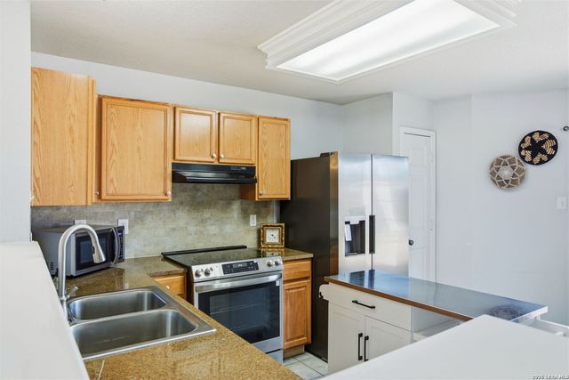 215 Adelaide Oaks, San Antonio, TX 78249