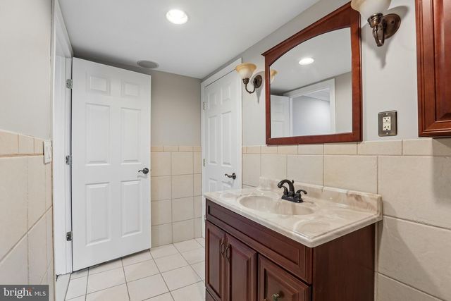 905 LAUREN WAY, Baltimore, MD 21226