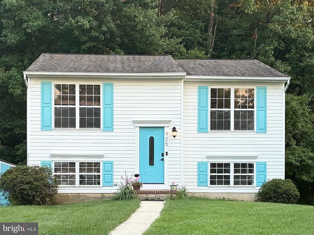 905 LAUREN WAY, Baltimore, MD 21226