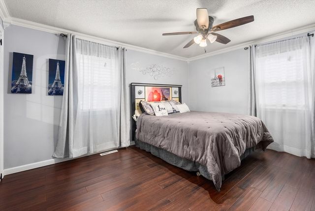 19 New Ludlow Rd, Granby, MA 01033