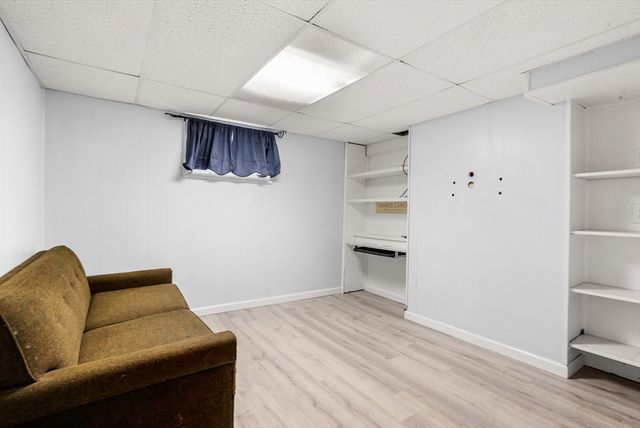 19 New Ludlow Rd, Granby, MA 01033