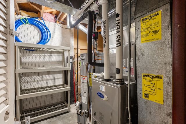 19 New Ludlow Rd, Granby, MA 01033