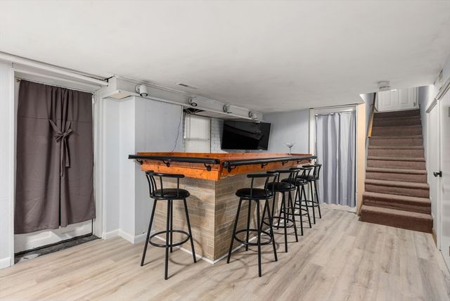 19 New Ludlow Rd, Granby, MA 01033