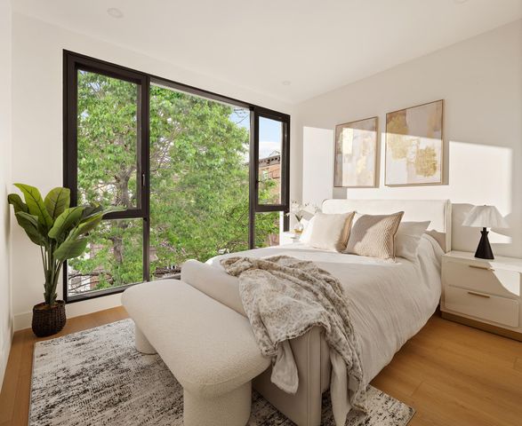 357 Leonard St Apt 2R, New York City, NY 11211
