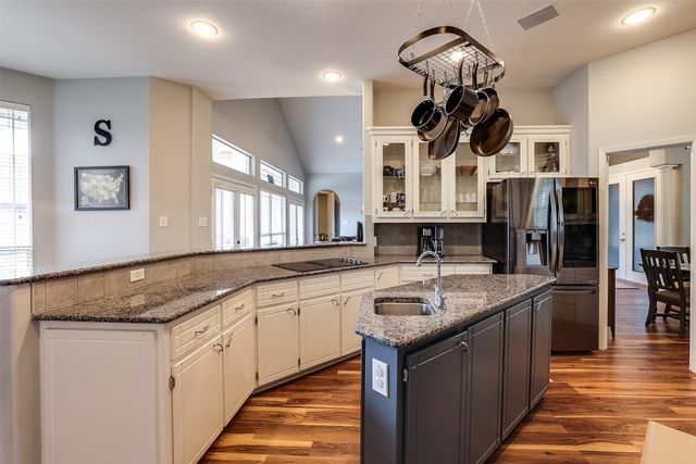 8 Velvet Court, Mansfield, TX 76063