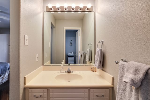 8 Velvet Court, Mansfield, TX 76063