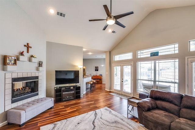 8 Velvet Court, Mansfield, TX 76063