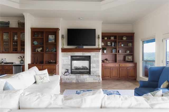22238 Oban DR, Spicewood, TX 78669
