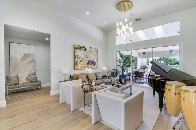 8667 Steeplechase Drive, Palm Beach Gardens, FL 33418