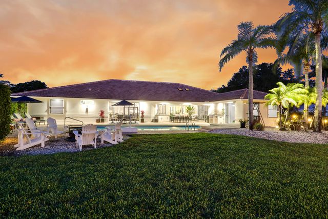 8667 Steeplechase Drive, Palm Beach Gardens, FL 33418