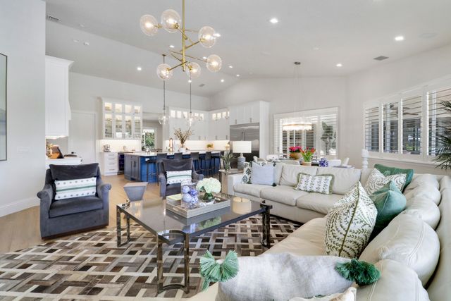 8667 Steeplechase Drive, Palm Beach Gardens, FL 33418
