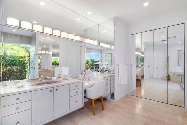 8667 Steeplechase Drive, Palm Beach Gardens, FL 33418