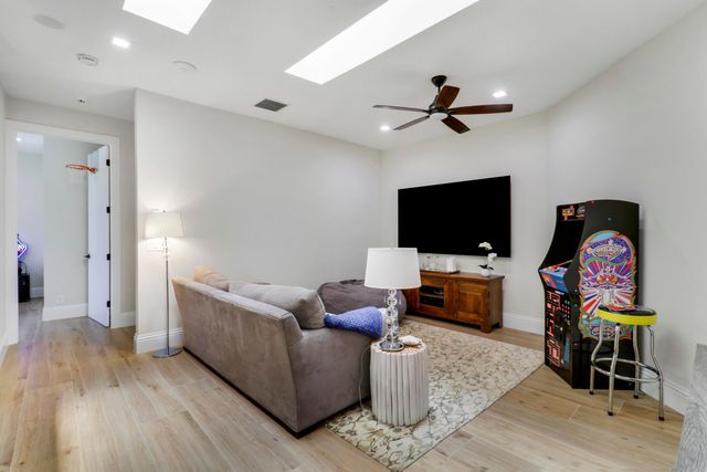 8667 Steeplechase Drive, Palm Beach Gardens, FL 33418