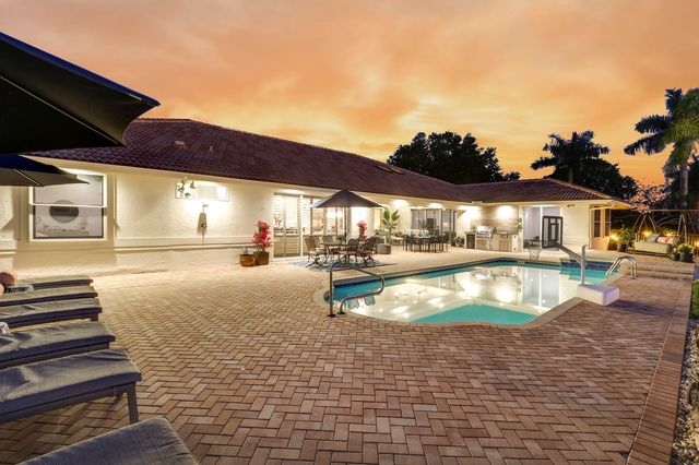 8667 Steeplechase Drive, Palm Beach Gardens, FL 33418