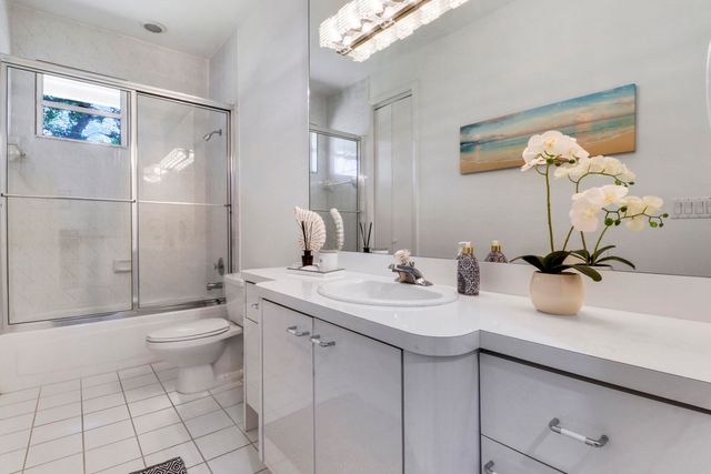 8667 Steeplechase Drive, Palm Beach Gardens, FL 33418