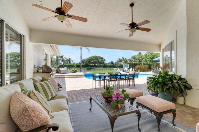 8667 Steeplechase Drive, Palm Beach Gardens, FL 33418